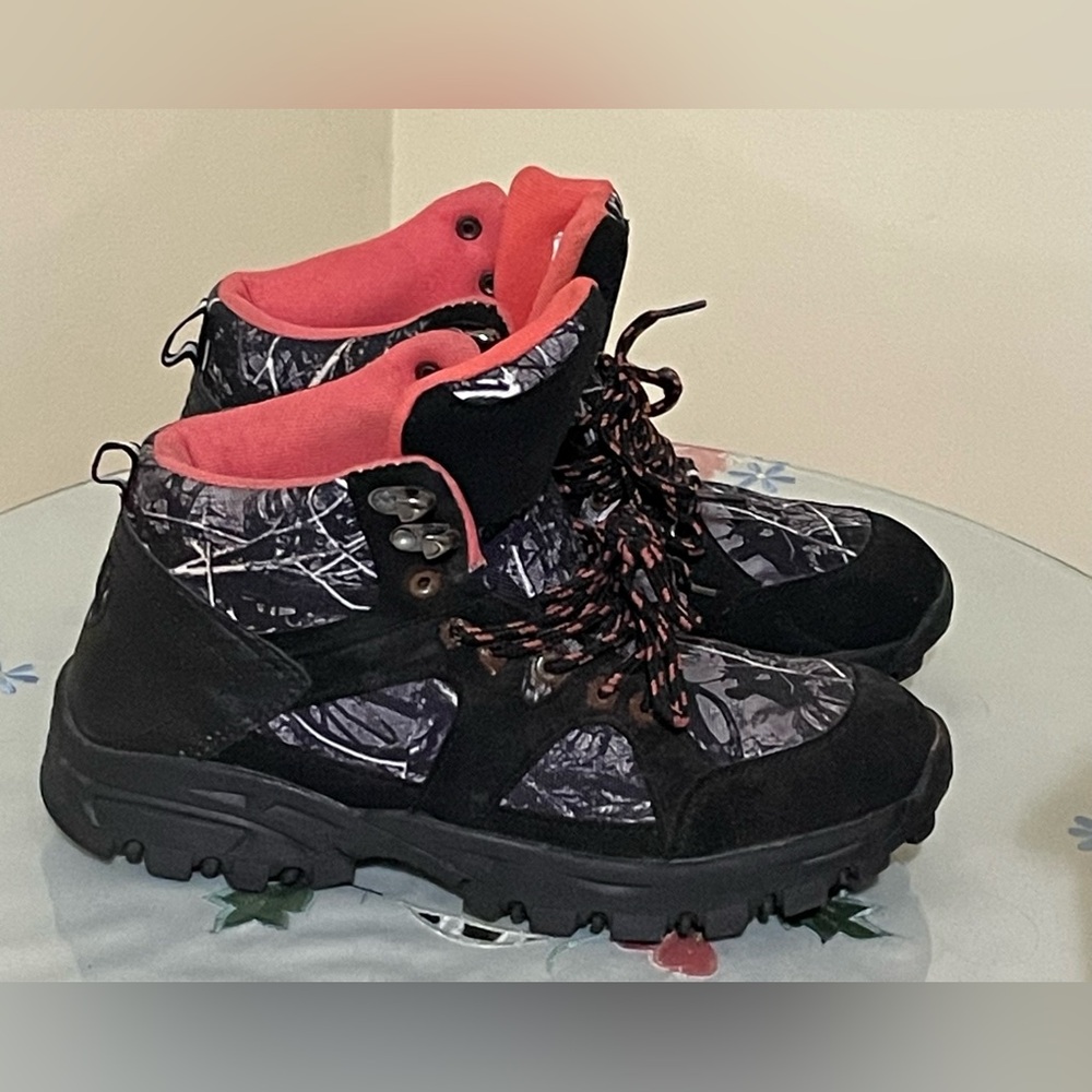 Women’s Black and Pink Camouflage Hiking Boots Size 8